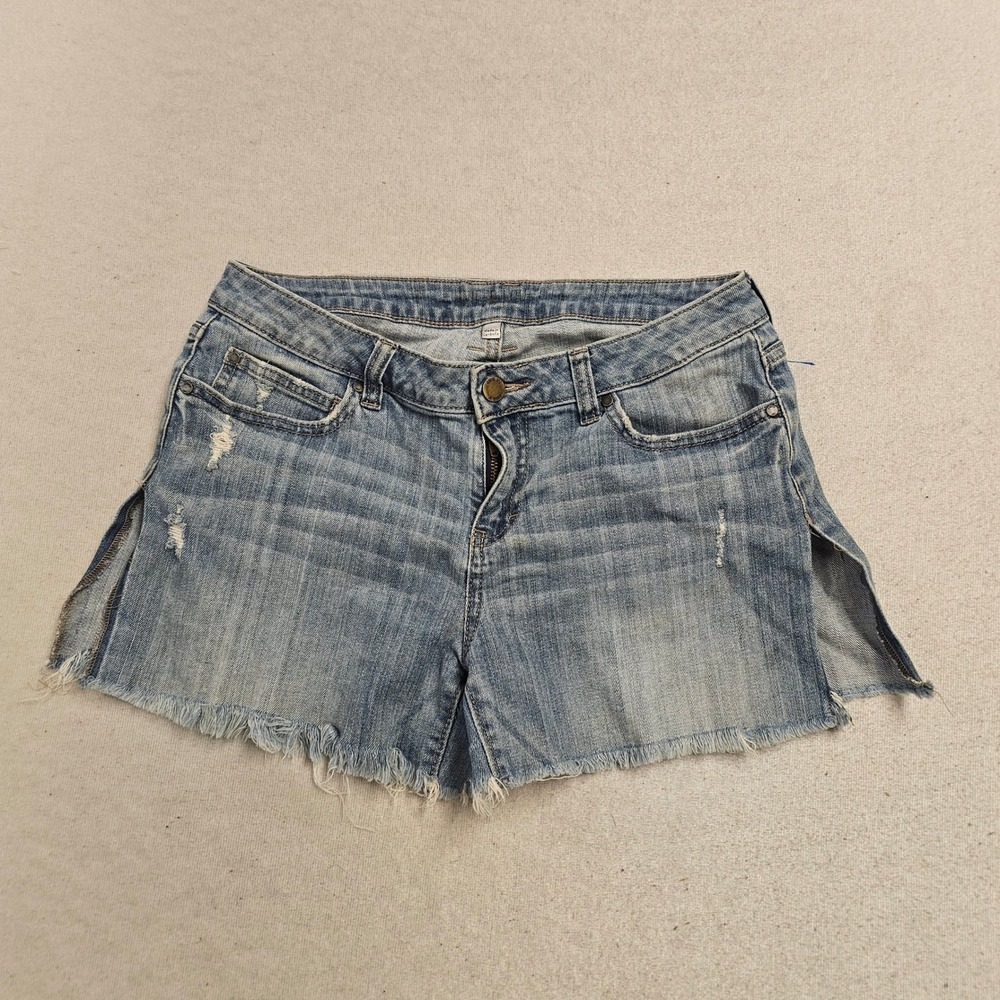 Jennifer Lopez Women Light Wash Distressed Denim Cut Off Shorts Side Slit Size 4
